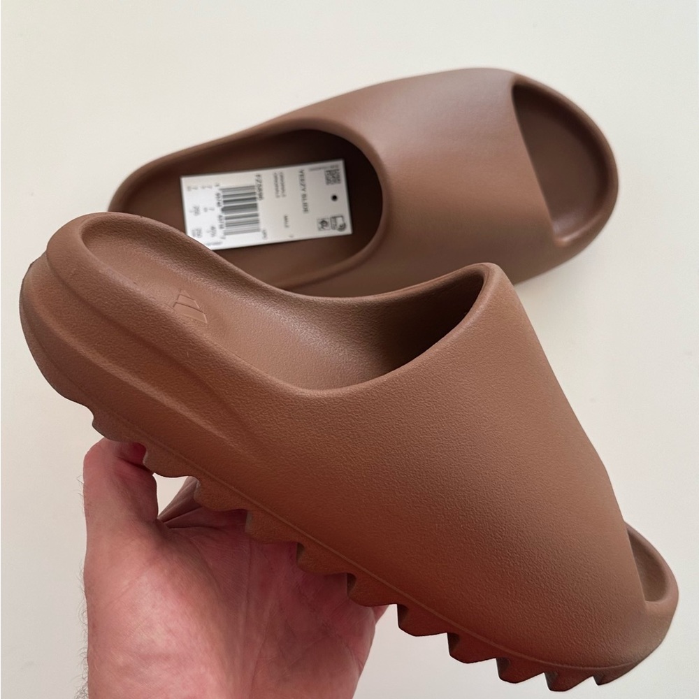 Yeezy Slides Flax M7 W8